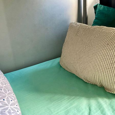 Female-Dortoir Femme -Dorm Shared Room Paris ボビニー エクステリア 写真