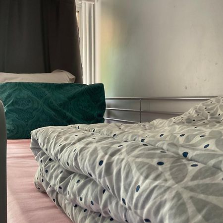 Female-Dortoir Femme -Dorm Shared Room Paris ボビニー エクステリア 写真