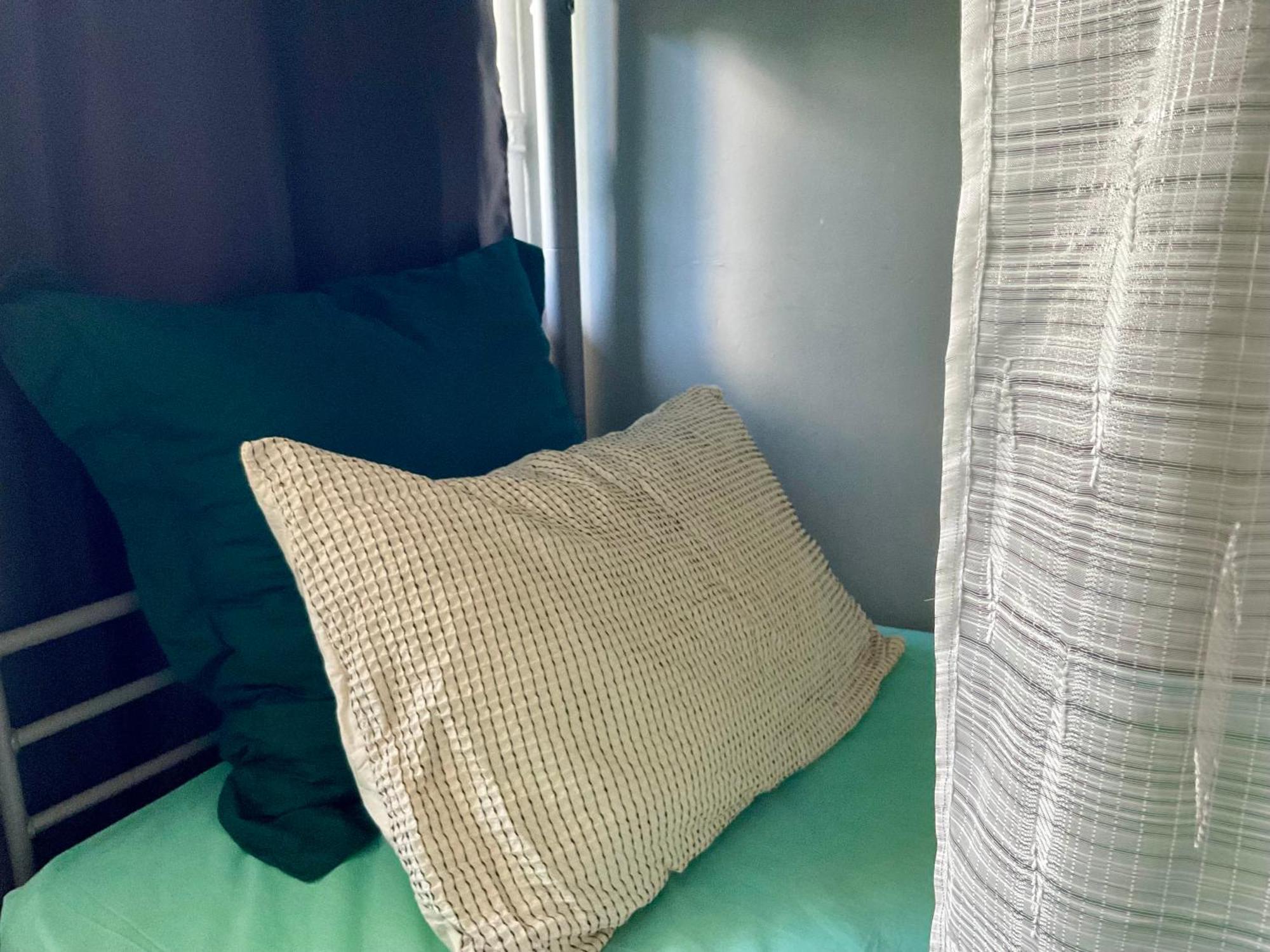 Female-Dortoir Femme -Dorm Shared Room Paris ボビニー エクステリア 写真
