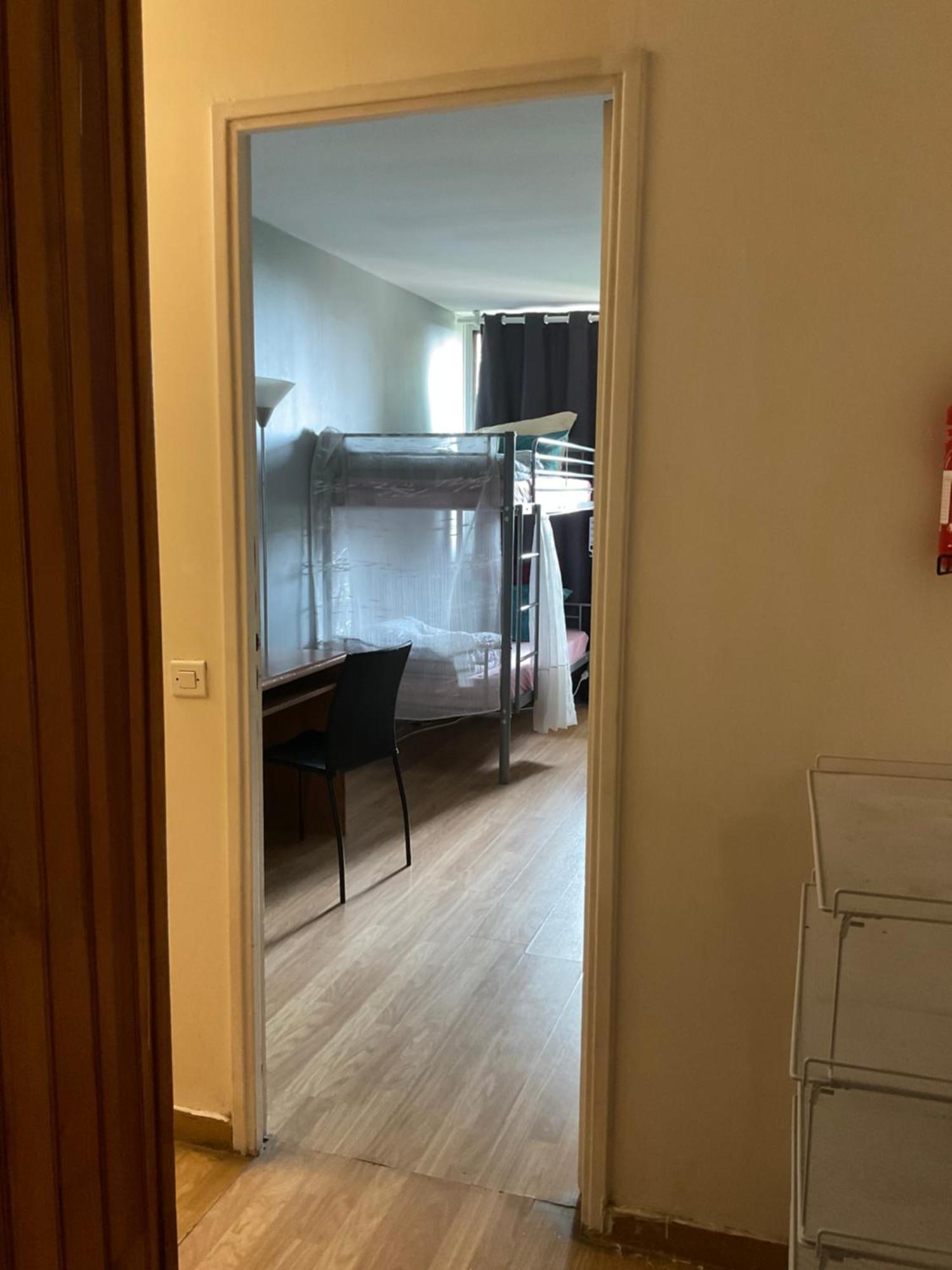 Female-Dortoir Femme -Dorm Shared Room Paris ボビニー エクステリア 写真