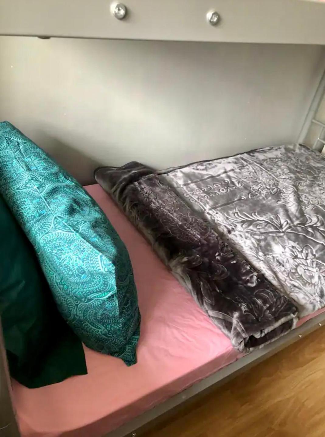 Female-Dortoir Femme -Dorm Shared Room Paris ボビニー エクステリア 写真