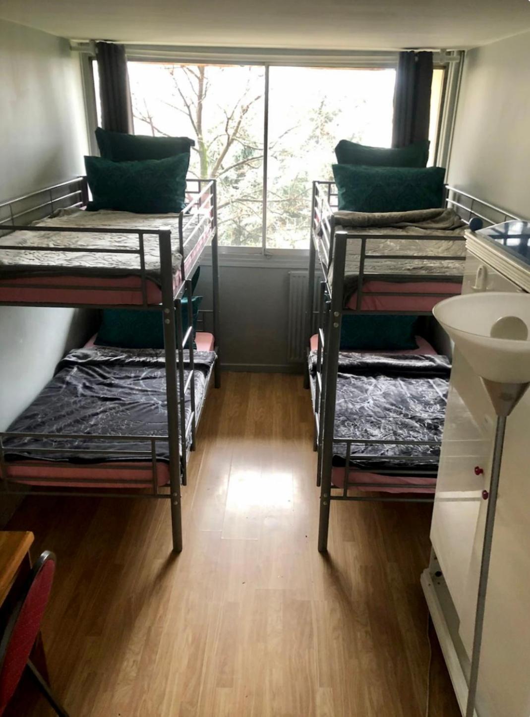 Female-Dortoir Femme -Dorm Shared Room Paris ボビニー エクステリア 写真